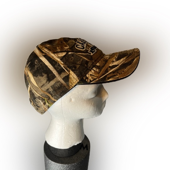 Cabelas hat - Picture 3 of 7